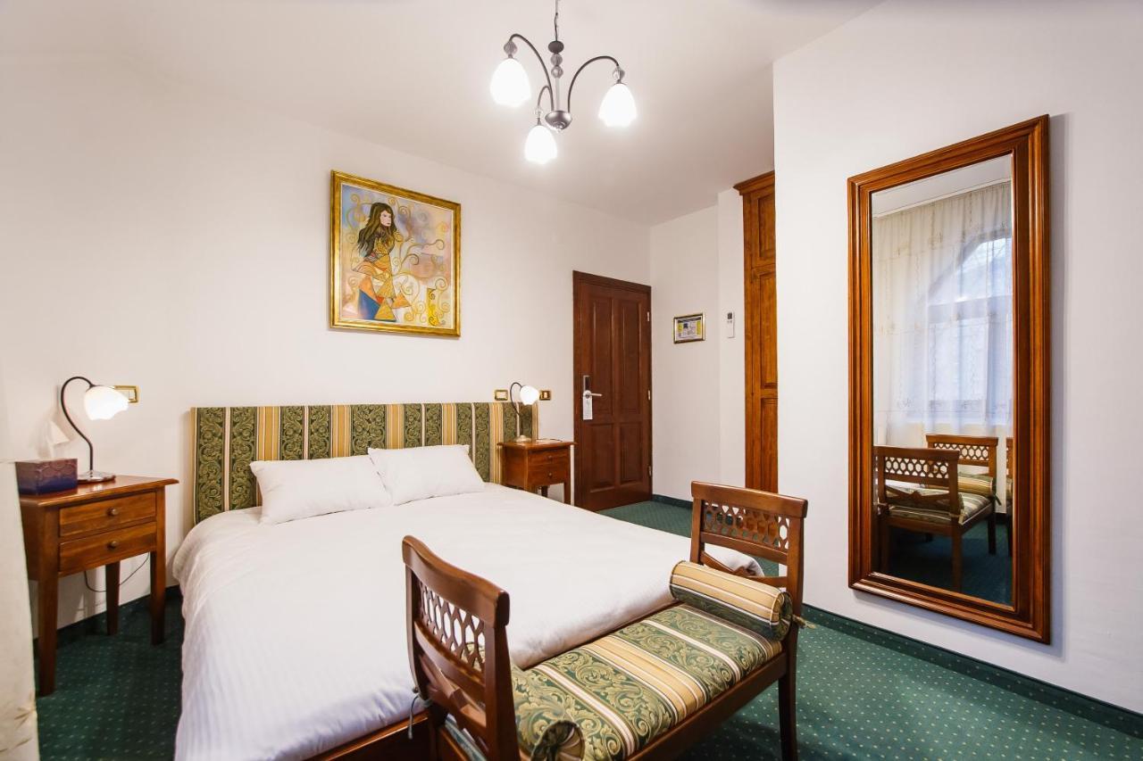 Casa 3 Guesthouse Oradea Exterior foto